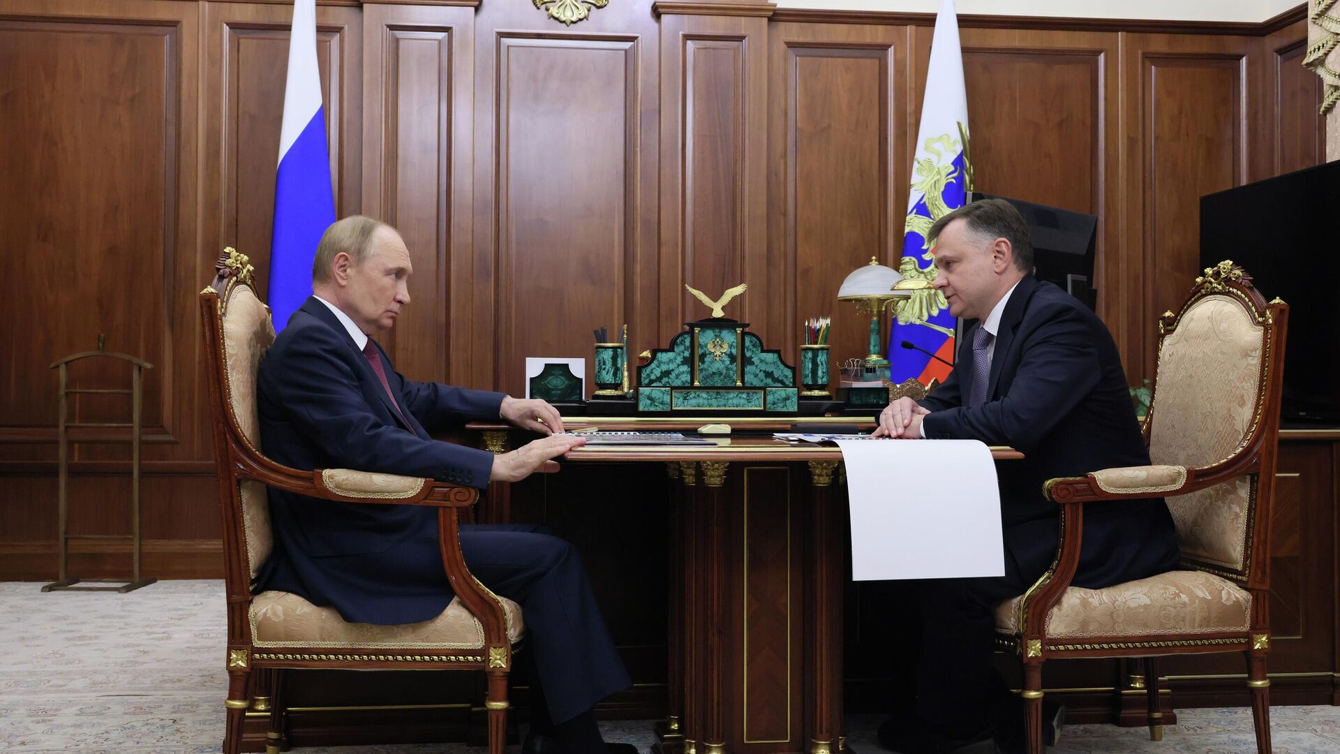 Путин поручил совершенствовать систему поддержки участников СВО